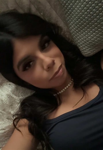 song has a choke hold on me😔