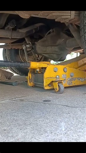 "Gear nut Removal Technique" #repair #mechanic #foryou