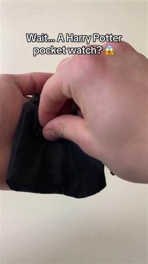 It’s a Harry Potter pocket watch 😱