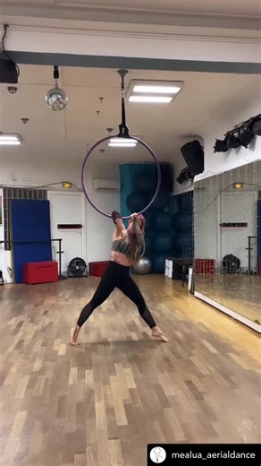 Aerial Hoop Tricks on Instagram: "⭐️ @mealua_aerialdance #aerialhooptricks"