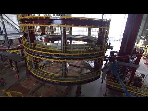 Newport News installs 400 ton unit that will revolutionize submarine construction