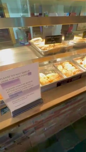 Here at Samuels, we’re proud to be a family business offering friendly faces, fresh cuts, proper portions — where quality meat truly matters. Ben has been out researching and analysing meat from the big chain supermarkets, and his findings were clear: supermarket prices per kilo are often higher, and the quality is miles apart from what we produce here at Samuels. All of our sausages are made using only natural ingredients, and we still use traditional natural skins — just the way they should be