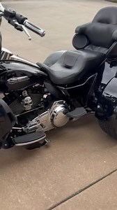 Big Wheel Harley Davidson TriGlide just finished. #absolutecustomcycles #cleanassbuilds #sinisterwheel #americansuspension #dirtyair #paulyaffebaggernation #harleydavidson #triglide #bigwheel #black #christmas #trike #threewheeler #custom #simpleandclean #lkn #laknorman #denvernc #charlotte | Absolute Custom Cycles, Inc.