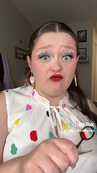 Unboxing Glisten Cosmetics Mystery Box - Creative Makeup Surprise!