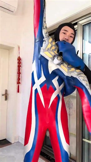 昌乐奥特曼 赛罗是怎样变身的你们见过吗？赛罗变身的全过程！#昌乐奥特曼李诗迪 #赛罗奥特曼 #cos