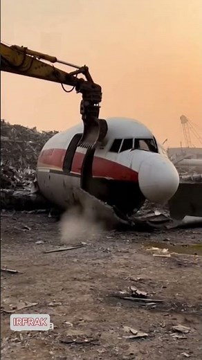 Old abundant crashed airplane destruction#automobile #aviation #airplanecrash #shorts #scrapyard