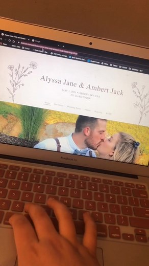 Reply to @krissssssss___ .. how to include a QR code to your wedding website in your Wedding Invitations. 🌿✉️🖤 #wedding #weddingtiktok #weddingtips