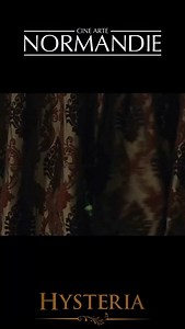 💥 PRONTO: Hysteria (2011), dirigida por Tanya Wexler 🎬 Sinopsis Inglaterra, finales del siglo XIX. El doctor Joseph Mortimer Granville inventó el primer consolador eléctrico para tratar lo que se conocía como histeria femenina, cuyos síntomas incluían insomnio, retención de fluidos, pesadez abdominal, espasmos musculares, irritabilidad o pérdida de apetito. (FILMAFFINITY) #NosVemosEnElNormadie #hysteria #tanyawexler | Cine Arte Normandie