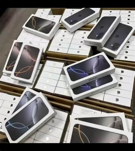 📱 iPhone 16 Pro Max Pallets Just Dropped! 🔥 15 units per pallet | 512GB storage 💰 Only $2,500 per pallet — that’s major profit potential 📦 All brand new & sealed ✅ Resellers, tech shops, and hustlers — this is your moment 💼📲 #iPhone16ProMax #TechPallets #ResellerLife #WholesaleiPhones #PalletFlips #SideHustle #TikTokBusiness