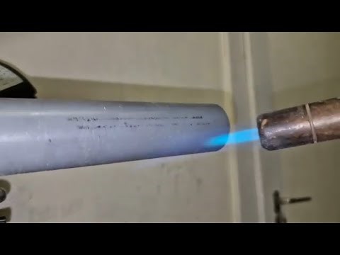 J'explique comment assembler 2 tuyaux de PVC ensemble sans accesoire via une emboiture.