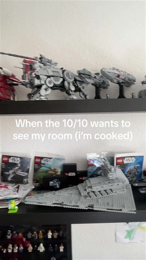 Building the UCS Razor Crest for My Lego Collection