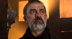 Adrian Schiller, morto a 60 anni l'attore di "The Last Kingdom". L'agente: «Scomparso in modo improvviso e inaspettato»