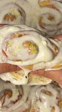 Blueberry Lemon Rolls 🫐🍋