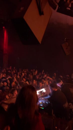 Rave Dance Tutorials for New Year's Eve Celebrations