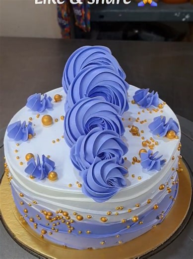 Beautyfull Rosette Cake for your special day #cakedecorating