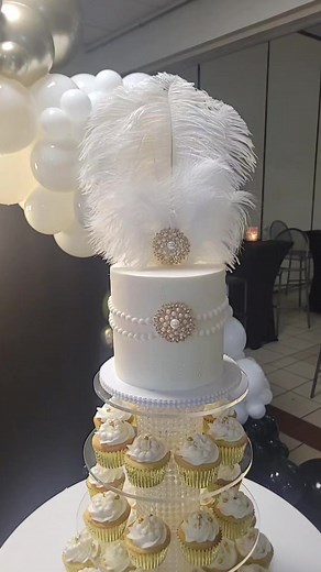 The Great Gatsby Theme #buttercreamcake #almondcupcakes #bakinglabbygretchen | Baking Lab by Gretchen