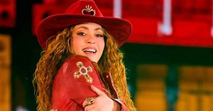 Se presenta Shakira en concierto en el Zócalo CDMX