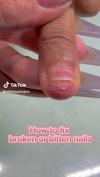 Have you tried our forms yet? Jessica shows how to use forms when working with short or brittle nails. Use code JQUEEN to save 10% off your purchase with NDS Beauty Pro, link in bio! • • • • #nails #nailtech #nailforms #nailtips #ndsbeautypro