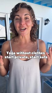 Curious about yoga without clothes but not ready for a live class? This beginner course is for you: a gentle first approach, totally private, to do at home with my step-by-step guided videos. No pressure, no judgment—just you, your safe space, and your pace. Why shy beginners love it: Pre-recorded videos: play anytime, pause when needed, repeat as you like. Slow, simple movements: mobility, flexibility, nasal breathing—no complex asanas. Clothing optional: start dressed, remove layers only if/wh