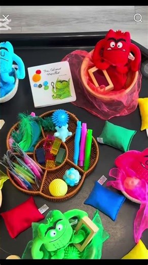 Play&Learn: Tuff Tray: Exploring & Learning About Colours 🌈🎨