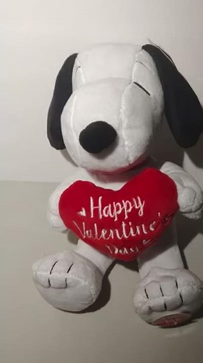 Peanuts Valentines Day Snoopy Red Heart 12" Musical Plush Plays Linus & Lucy 🥰
