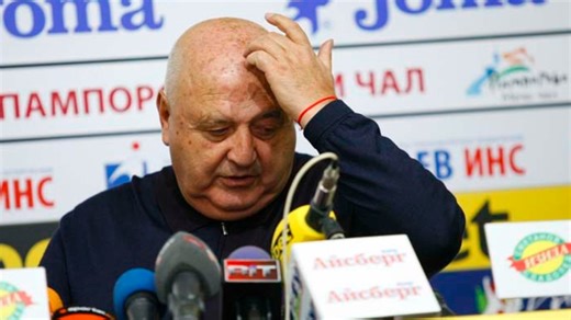 Венци Стефанов „зачеркна“ двама от чужденците в Славия с дебелия флумастер