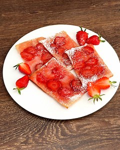 Easy and delish strawberry snack! 🍓 | MetDaan Cakes