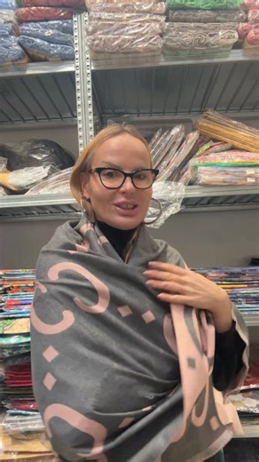 T02-19 🇮🇹🇮🇹 szal jak guccci 🇮🇹🇮🇹Cykl trwa od 5 do 11 stycznia 🇮🇹🇮🇹Wysyłka paczek do 27.01 🇮🇹🇮🇹 ⭐ Kod 5730 - szal w stylu gucci - cena 79 zł 100 % wiskozy ✨ 5730 KA ✨ 5730 K ✨ 5730 E ✨ 5730 S ✨ 5730 C Krótki poradnik zamawiania w Gia La Moda: 1. Zamów w komentarzu pod live lub postem z bieżącego tygodnia. 2. Podaj TYLKO kod produktu/literę koloru/literę rozmiaru. 3. W jednym komentarzu wpisz TYLKO jeden kod produktu. Jeżeli chcesz zamówić dwa produkty wpisz dwa oddzielne k