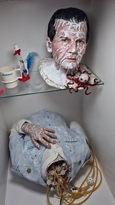 A T-Ocellus sneaked into the museum, don't underestimate them. __ __ Un T-Ocellus se coló en el Museo, no los subestiméis. __ __ Make up and T-Ocellus by @monstersinside.jpg #tocellus #alienearth #xenomorph | Luis Nostromo