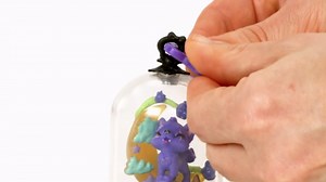 Monster High Pet Keychains with Animal Figures, Bell Jars with Snap and Play Themed Accessories, Buildable Terrariums for On-The-Go Display (Styles May Vary)