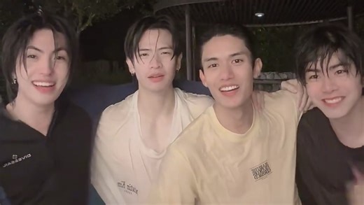 [NETJJ]机翻中字 很吵很欢乐 netjj和lattekim 隔世小分队去度假啦 泳池直播cut