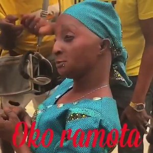 Haaa Aunty Ramota is a big make up artiste fa...Gbefun💄💄💄👀💄 | Naija Styles And Beauty Tips