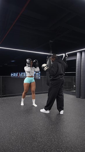 Watch me learn how to box🎀🥊😭@CU2FITNESS #explore #vicky #boxing #fitness #gymtok