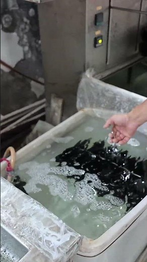 A Clean Start: Expert Cleaning for Eyeglass Frames