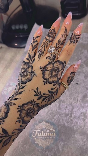 Learn Henna Designs for Eid with Step-by-Step Guidance