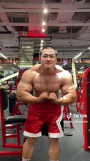 Chinese Bodybuilder Muscle Flexing #23 #chinese #bodybuilder #muscleflex #muscleflexing #pose
