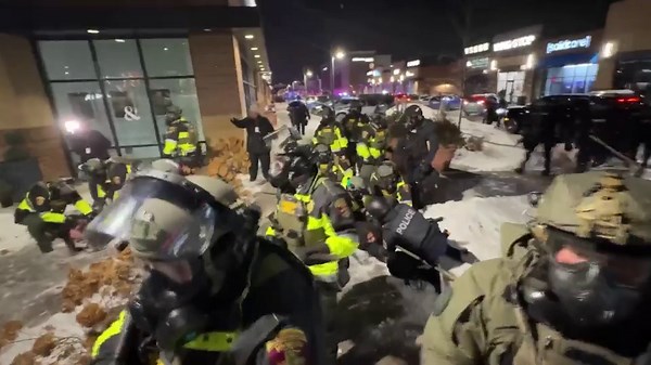 Exclusive | Minnesota cops beg Walz, pols to let them work with ICE, say they could have prevented shootings