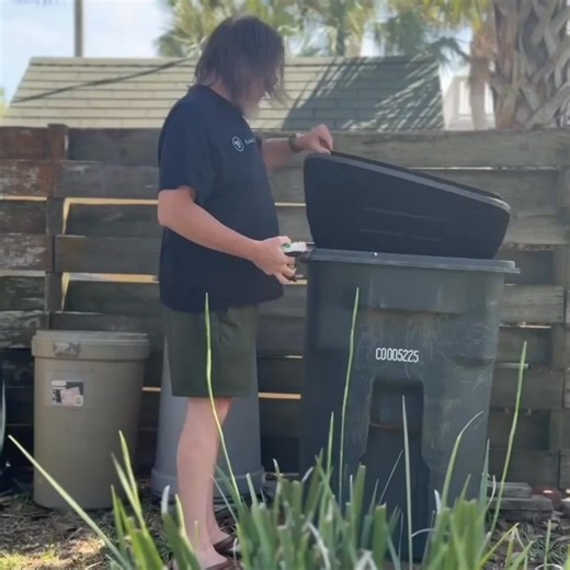 The best time of year to grab the POTV Lobo just dropped. 🔥 20% OFF — our biggest discount ever. Clean flavor, bold vapor, sleek design — made to go wherever you do. Once BFCM’s over, so is this deal. 👀 | POTV