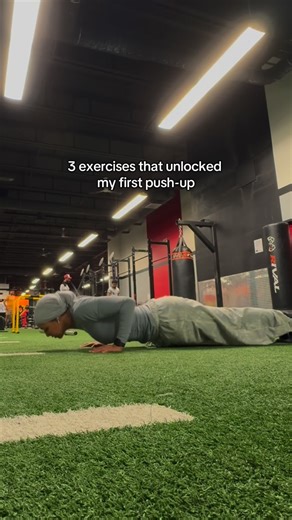 ‎هبه 🇪🇬‎ on Instagram: "Stop forcing push-ups and build them like this. Save this for later #pushupprogression #bodyweighttraining #calisthenicsgirl #fitnessforbeginners #strengthjourney"