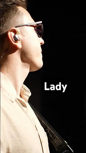 2000’lerin başında çıktı, ‘Lady, hear me tonight’ dediği an 20 yıl geriye ışınlanıyoruz.🎸