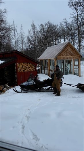 kelsey | simple alaska living & adventures on Instagram: "could this audio be anymore accurate? Thanks to the hubs that makes my homestead dreams come true - raised beds, greenhouse, chicken coop, compost boxes. There’s nothing that man won’t do. Drop a 🙋🏻‍♀️🙋🏻‍♀️if this is you too 😆 #homesteadlife #alaskalife #alaskaliving #homesteadliving #getoutside #mountainlife #chickencoop #greenhouse"