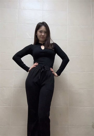 Pregnant Jumpsuit Style for Daily Wear