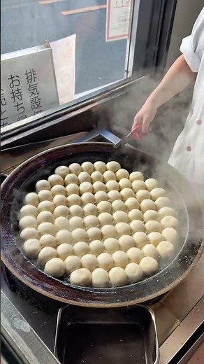 大鍋で豪快に焼き上げる絶品焼き小籠包🥟 #japanesefood