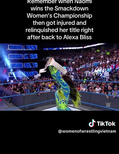 Naomi Crowned Smackdown Women's Champion in Dramatic Match