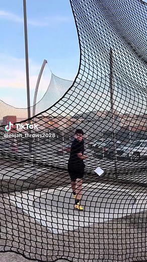 PRd at 117 today but the ones in the video are around 109 and 112#discus #fyp #trackandfield #co2028 #otw