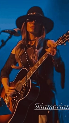 Bit of acoustic for you all from London tonight ✌️❤️❤️❤️ | orianthi