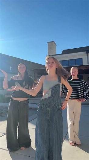 gulp #shorts #dance #friends #trending #subscribe