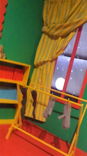 I teleported into the Goodnight Moon book