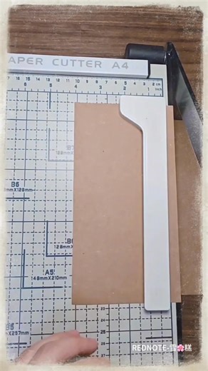 😄Create your own bookmark-fan combination - perfect for book lovers who want to stay cool while reading. 📚✨#DIYBookmark #HandmadeFan #BookLovers | Fantastic China