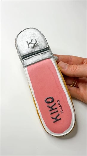Helen | Cookie Artist | Design Sugar Cookies on Instagram: "make a mini Kiko lipstick cookie with me #diy #cookiedecorating #icing #tutorial #asmrsounds #cookieartist #instagramcookies #baking #satisfyingvideo #cookie #sugarcookieart #sugarcookies #royalicingart #royalicingcookies #royalicing #icingcookie #kiko #lipstick DIY, royal icing, sugar cookies, tutorial, satisfying video, ASMR sounds, cookie decorating, Kiko lipstick"